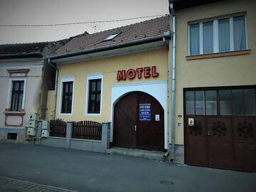 Фото Апарт-отели Petőfi Motel г. Cristuru Secuiesc 1